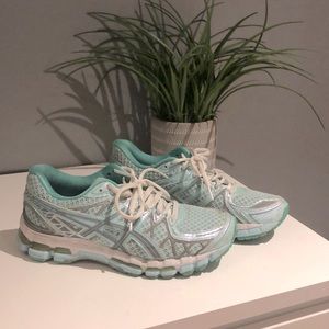 ASICS light turquoise running shoes 👟